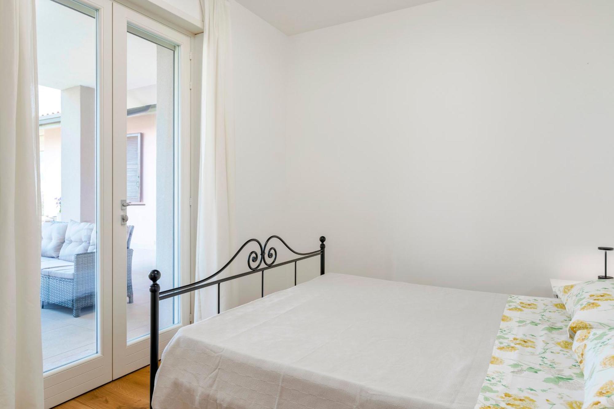 Lagobaldo Apartments - Regarda Travel Cola  ภายนอก รูปภาพ