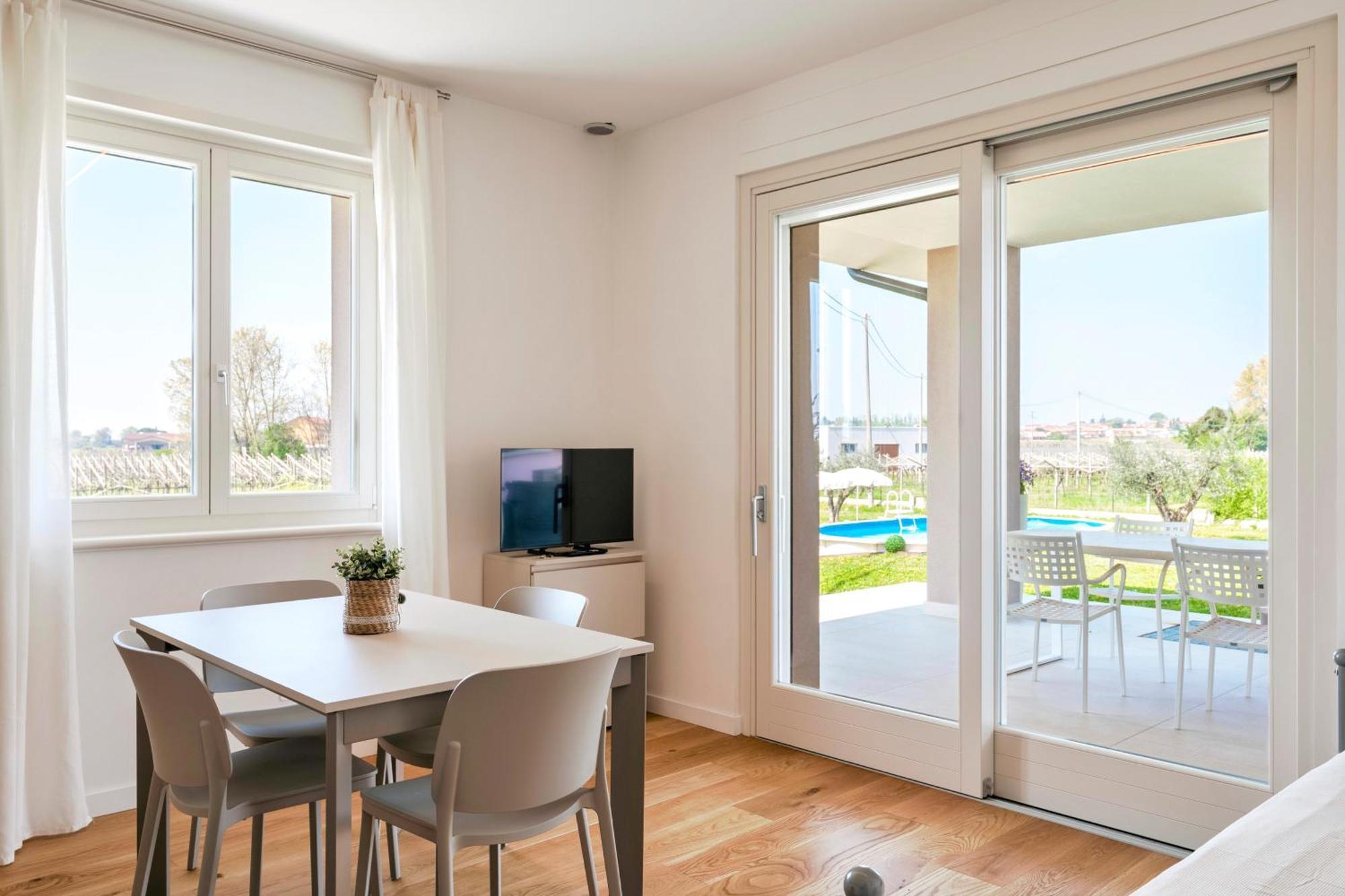 Lagobaldo Apartments - Regarda Travel Cola  ภายนอก รูปภาพ